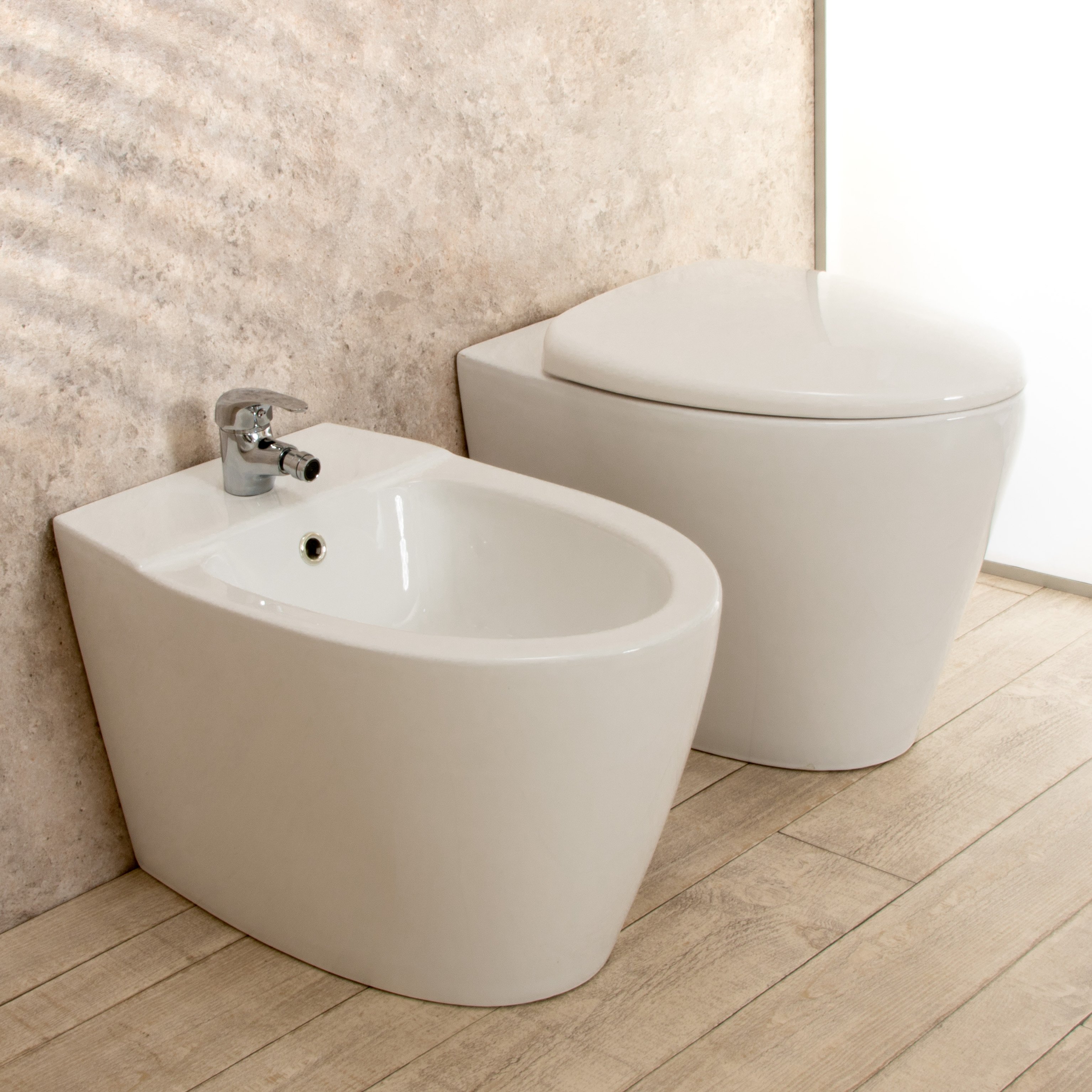 Sanitari Bagno Round Filo parete in Ceramica Wc con Sedile + Bidet cod.  00000356