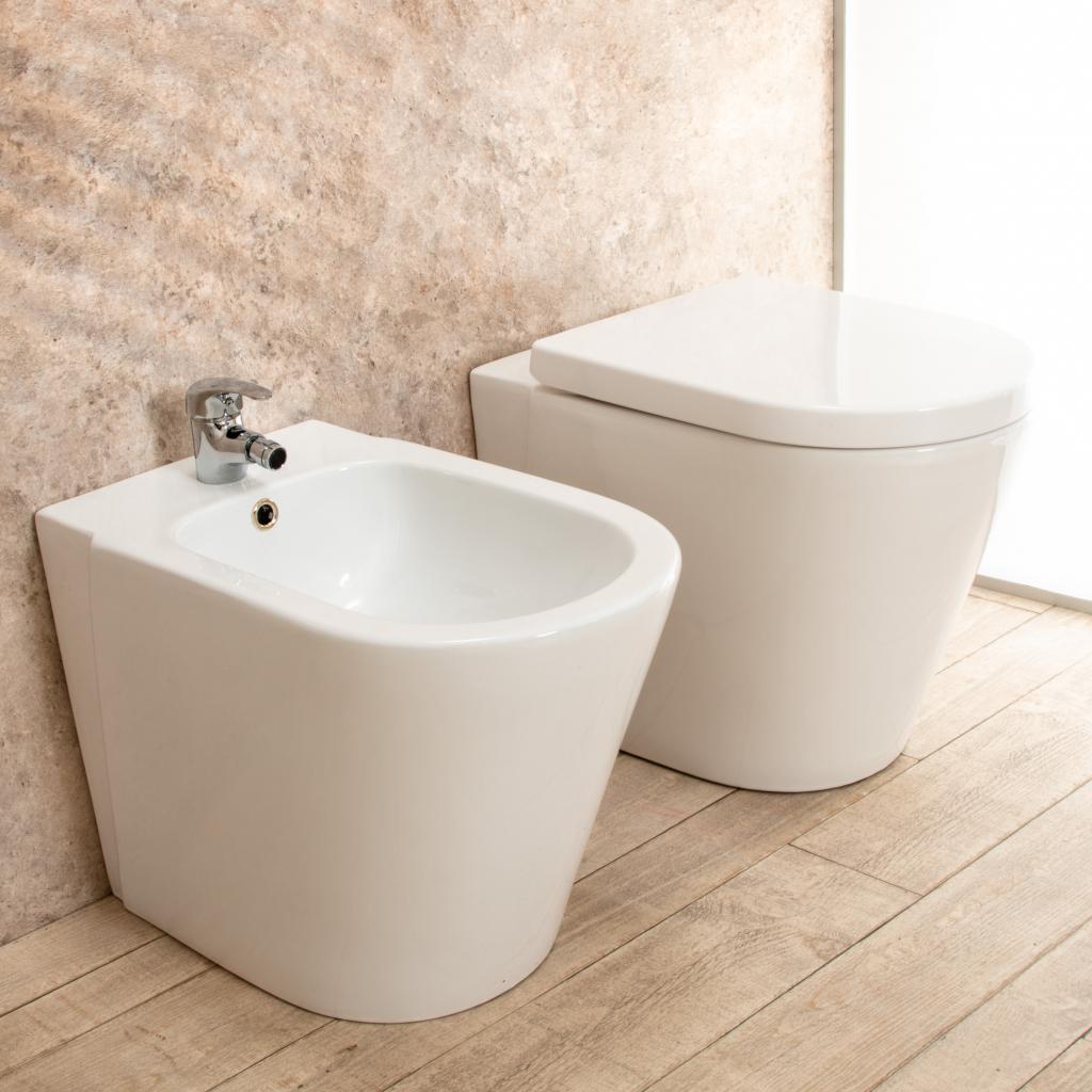 Sanitari Filo Parete Easy in Ceramica Wc con Tavoletta + Bidet